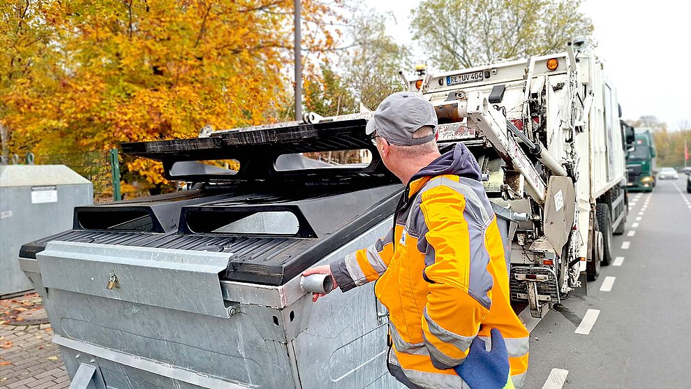 Leerung Papiercontainer